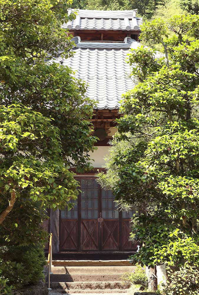 京都府福知山市の葛尾山福性寺本堂の正面写真